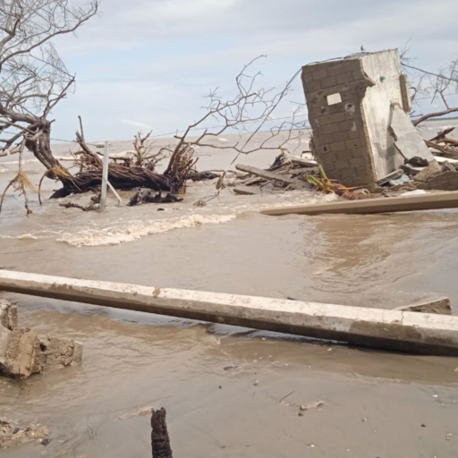 A photo of the extent of destruction caused by tidal waves. Image credit: Comunidad el Bosque
